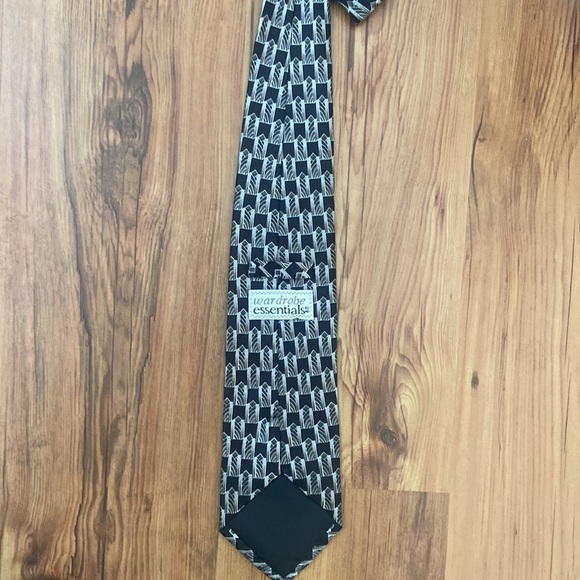 Men’s Tie. - Picture 3 of 4